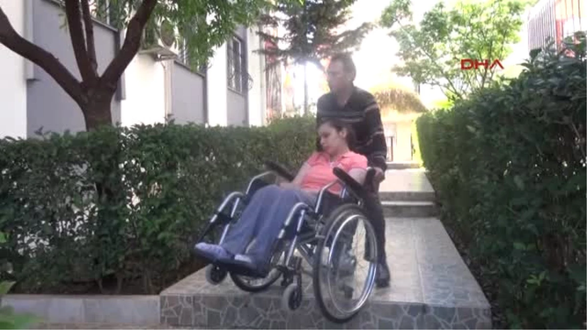 Antalya Tek Isteği Engelli Kızını Sokağa Çıkarabilmek