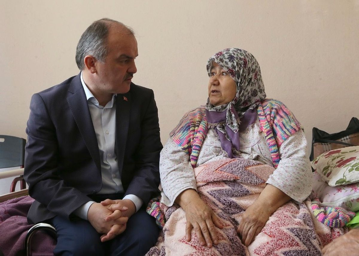 Başkan Gürlesin, Gülümser Yabaş\'ın Yüzünü Güldürdü
