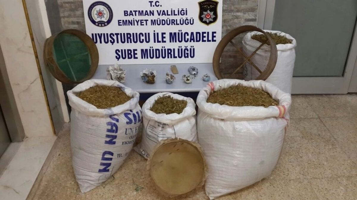 Batman\'da 34 Kilo 100 Gram Esrar Ele Geçirildi