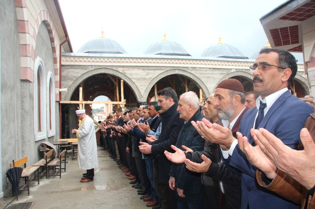 Bilecik\'te İdlib\'te Ölenler İçin Gıyabi Cenaze Namazı Kılındı