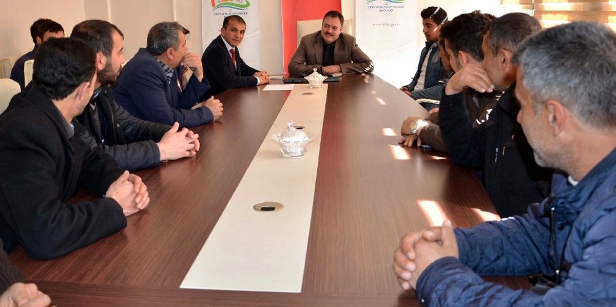 Bitlis\'te Meyve Ağaçlarını Budama Eğitimi