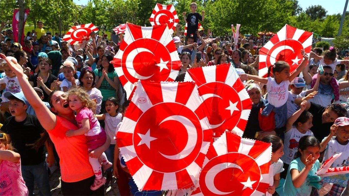 Bornova\'da Gökyüzü Uçurtma Dolacak