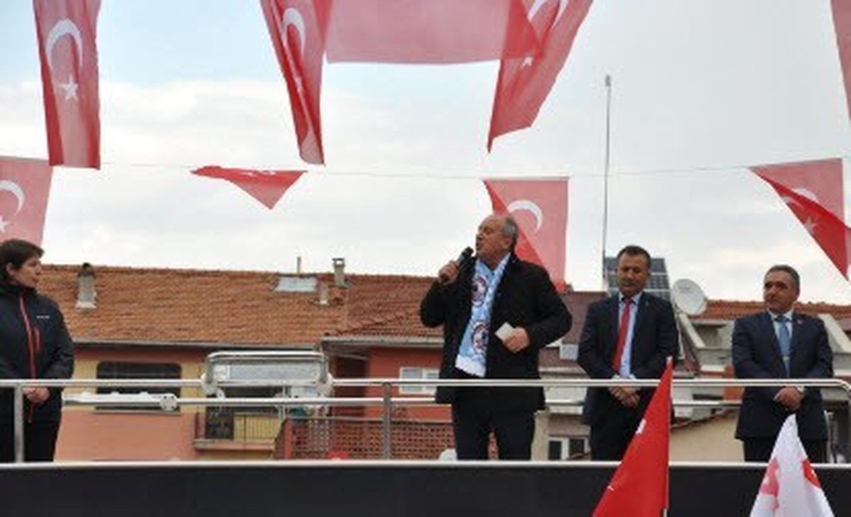 CHP\'li Muharrem İnce Simav\'da Halka Seslendi