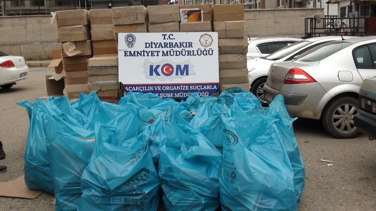 Diyarbakır\'da 59 Bin Paket Kaçak Sigara Ele Geçirildi