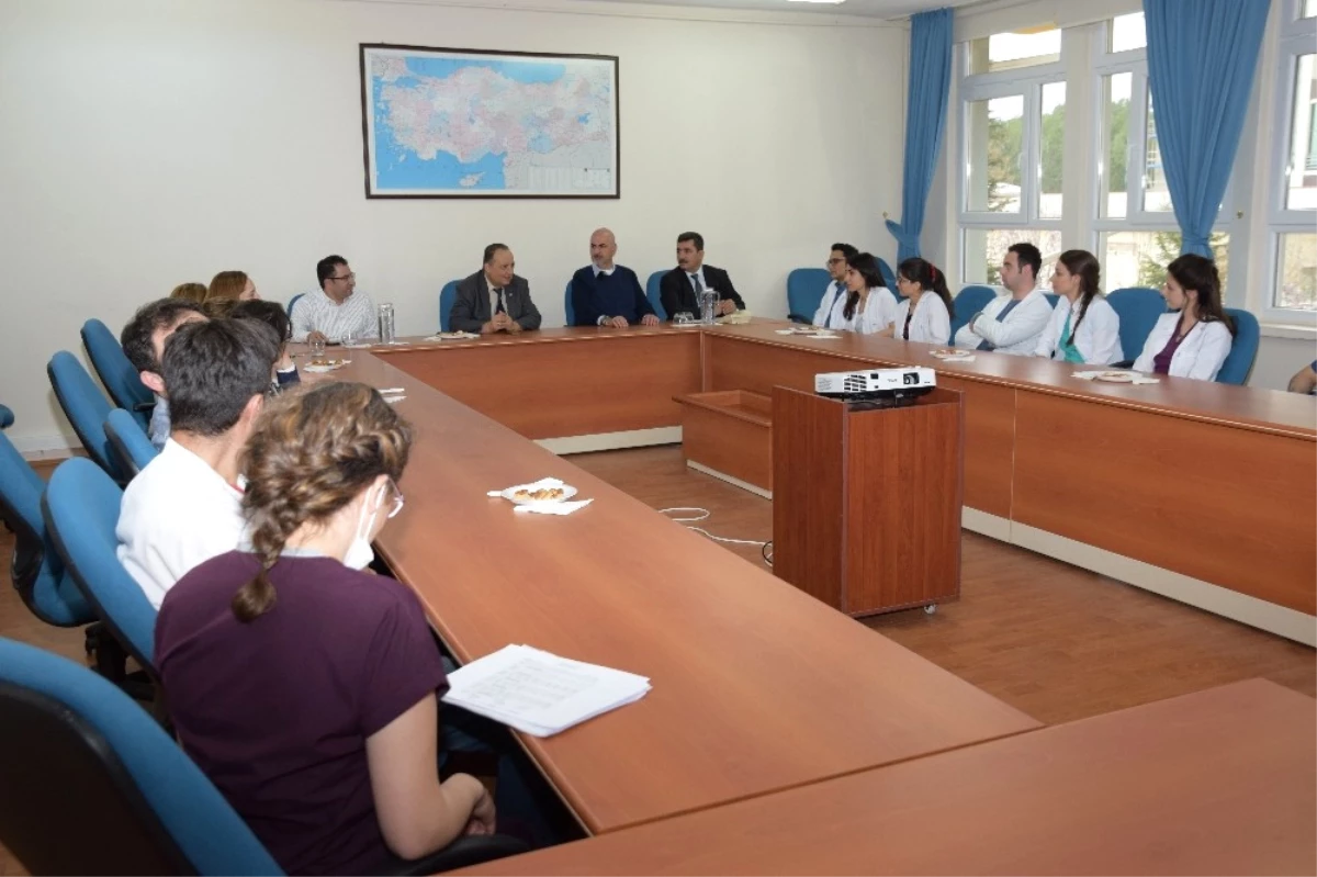 Esogü Diş Hekimliği Fakültesi\'nde Uzmanlık Öğrencileri İçin Tanışma Toplantısı