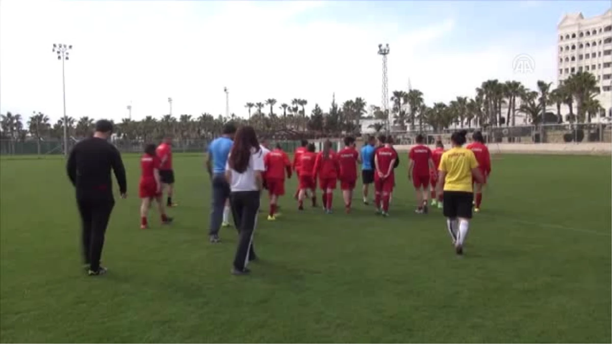 Işitme Engelliler Kadın Futbol Milli Takımı Antalya\'da