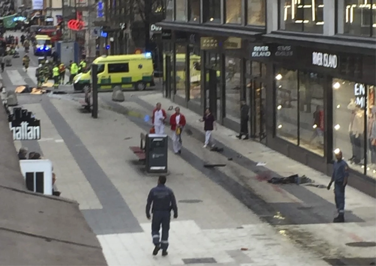 İsveç\'te Sokağa Çıkma Yasağı İlan Edildi