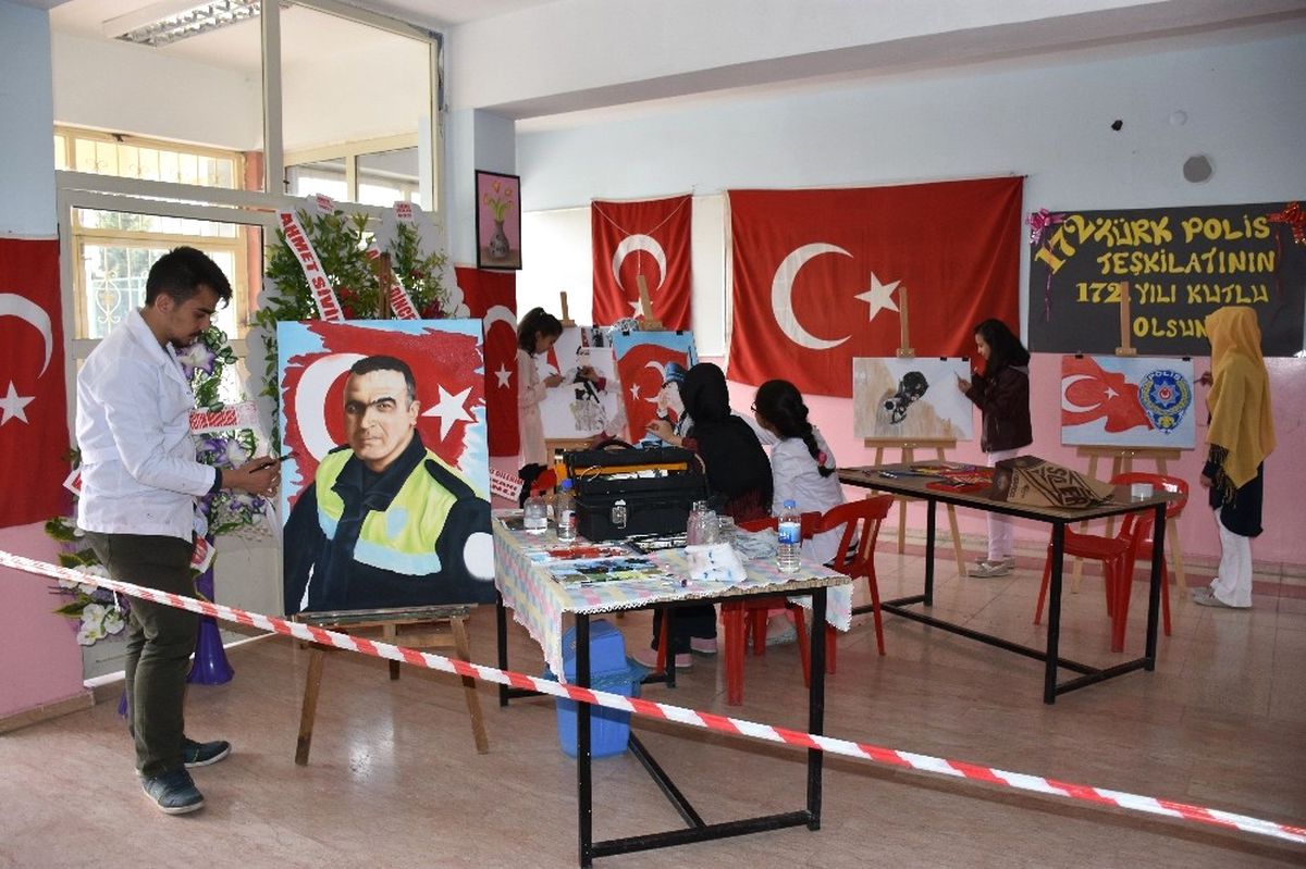Kahta\'da, \'Polislerimiz İçin Çiz\' Etkinliği Düzenlendi