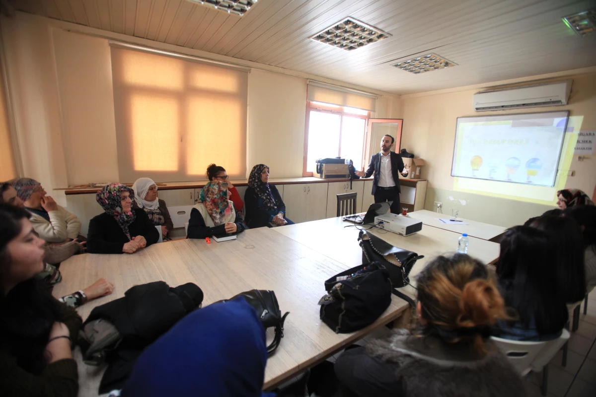 Karabağlar\'da kadınlara tasarruf eğitimi