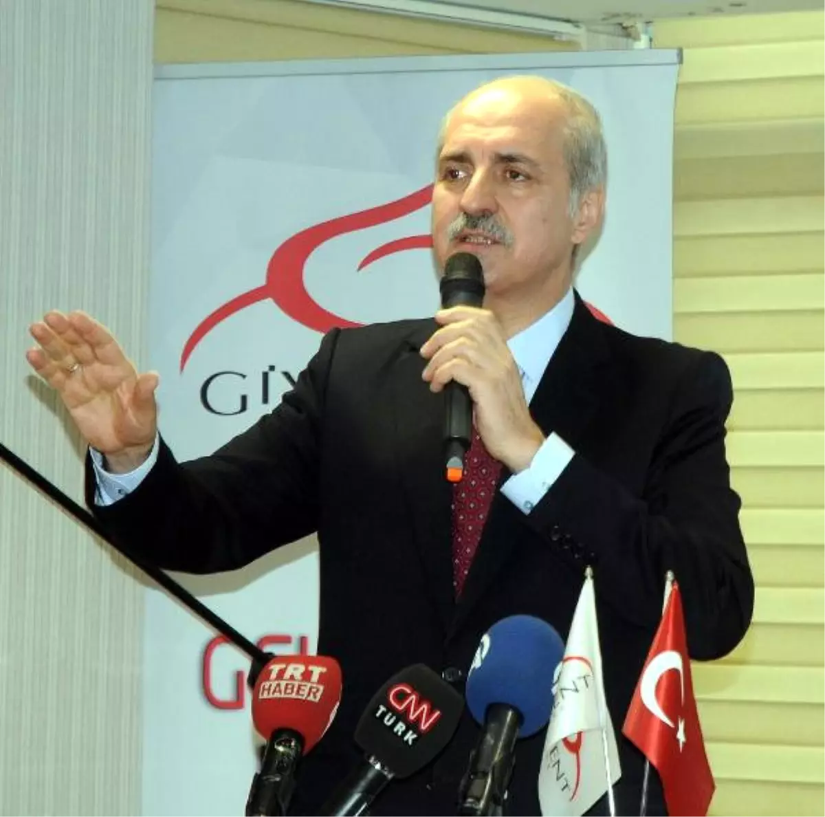 Kurtulmuş "Esad Rejiminin Cezalandırılmasıyla İlgili,ilgili Bütün Ülkelerle Görüşmelerimizi...