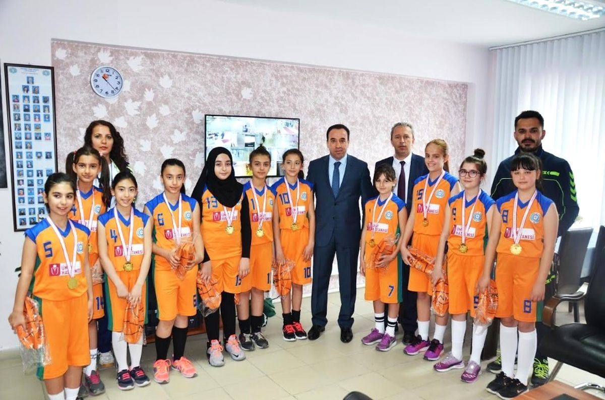 Müdür Yıldız\'dan Anlamlı Jest