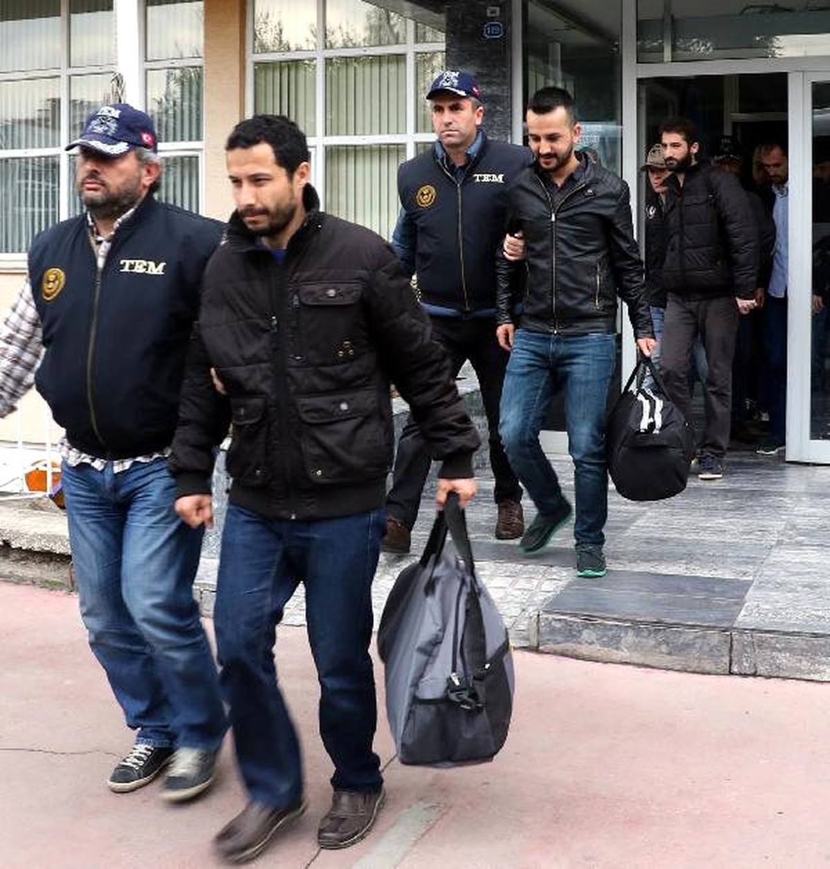 Samsun\'da Fetö\'den Gözaltında Alınan 12 Asker Adliyede