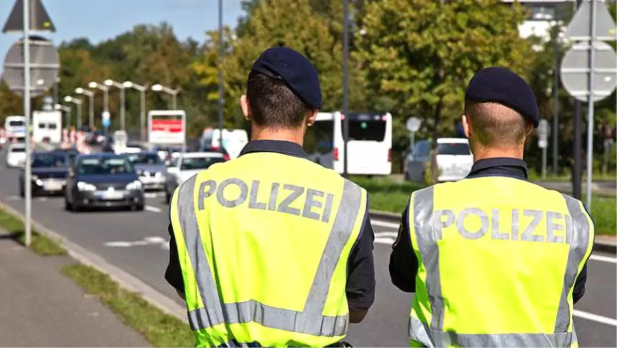 Schengen Bölgesinde Sınır Kontrolleri Sıkılaştırıldı