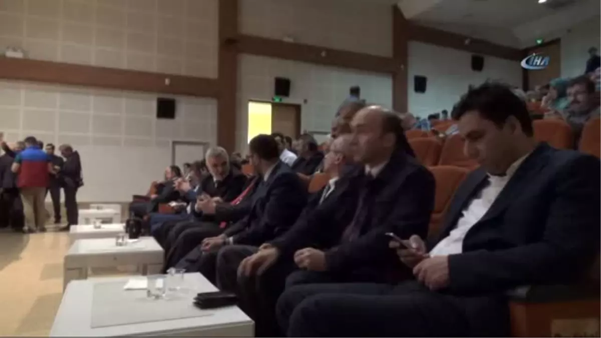 Şehit Esma\'nın Annesi, Kocaeli\'de Konferansa Katıldı