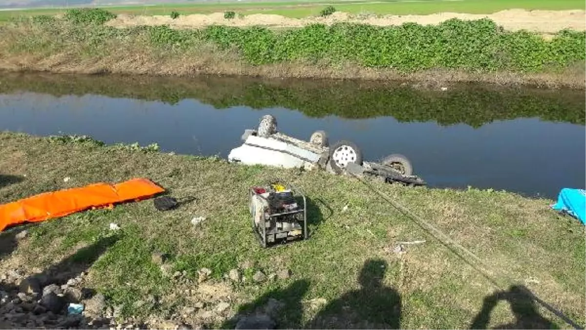 Sulama Kanalına Devrilen Otomobildeki Yaşlı Çift Öldü