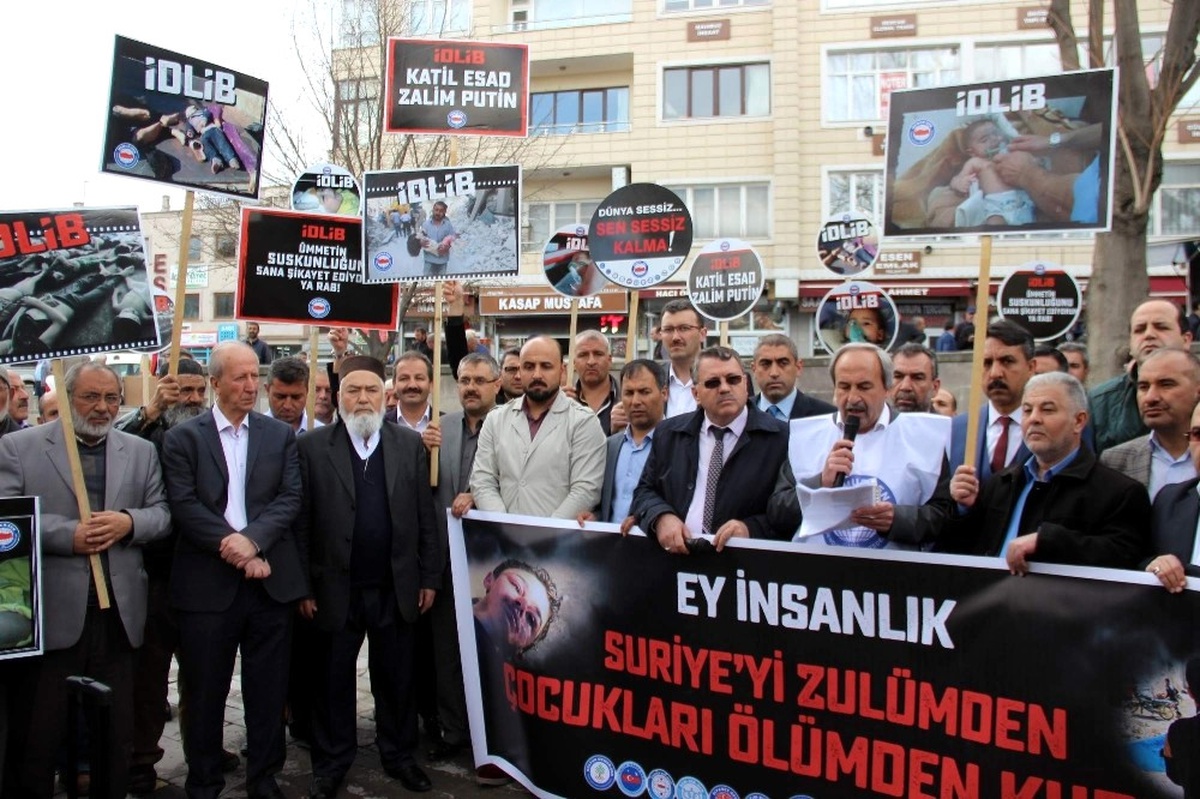 Suriye\'de Hayatını Kaybedenler İçin Gıyabi Cenaze Namazı Kılındı