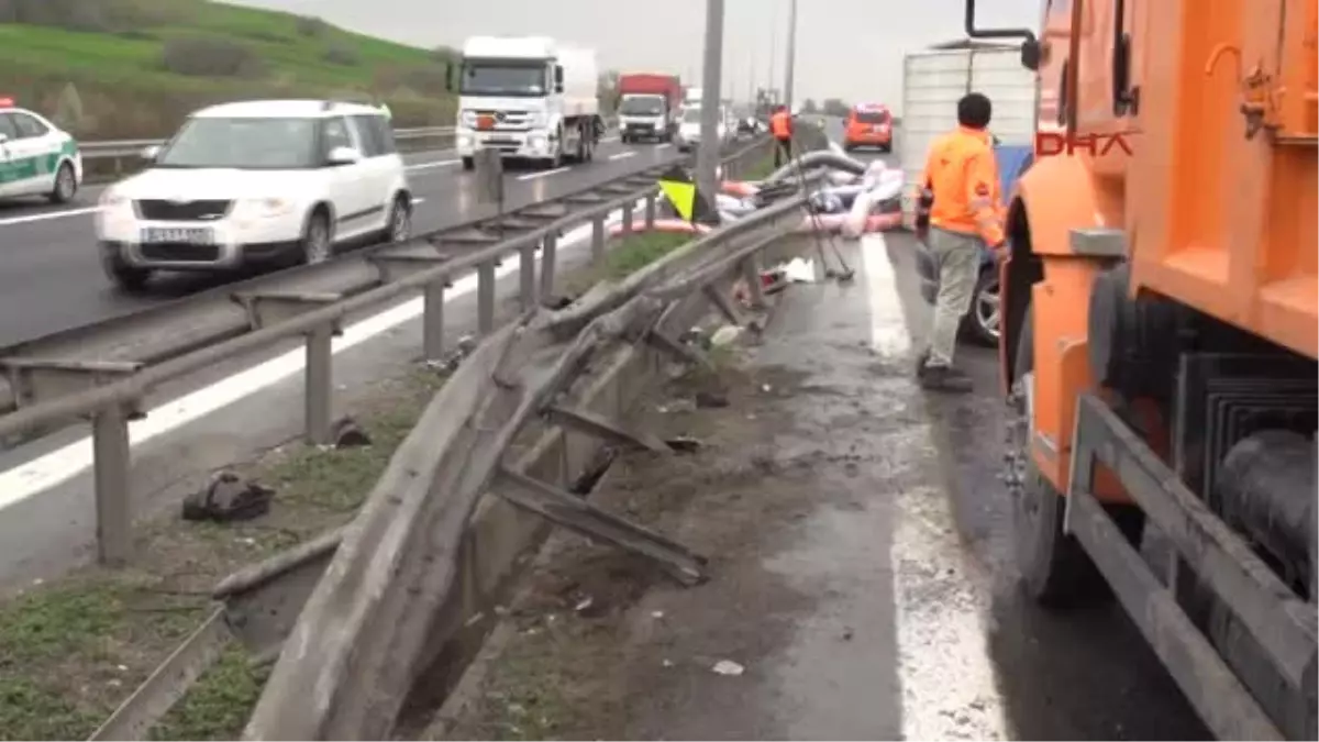 Tem\'de Kaza; Trafik Yoğunluğu Yaşanıyor