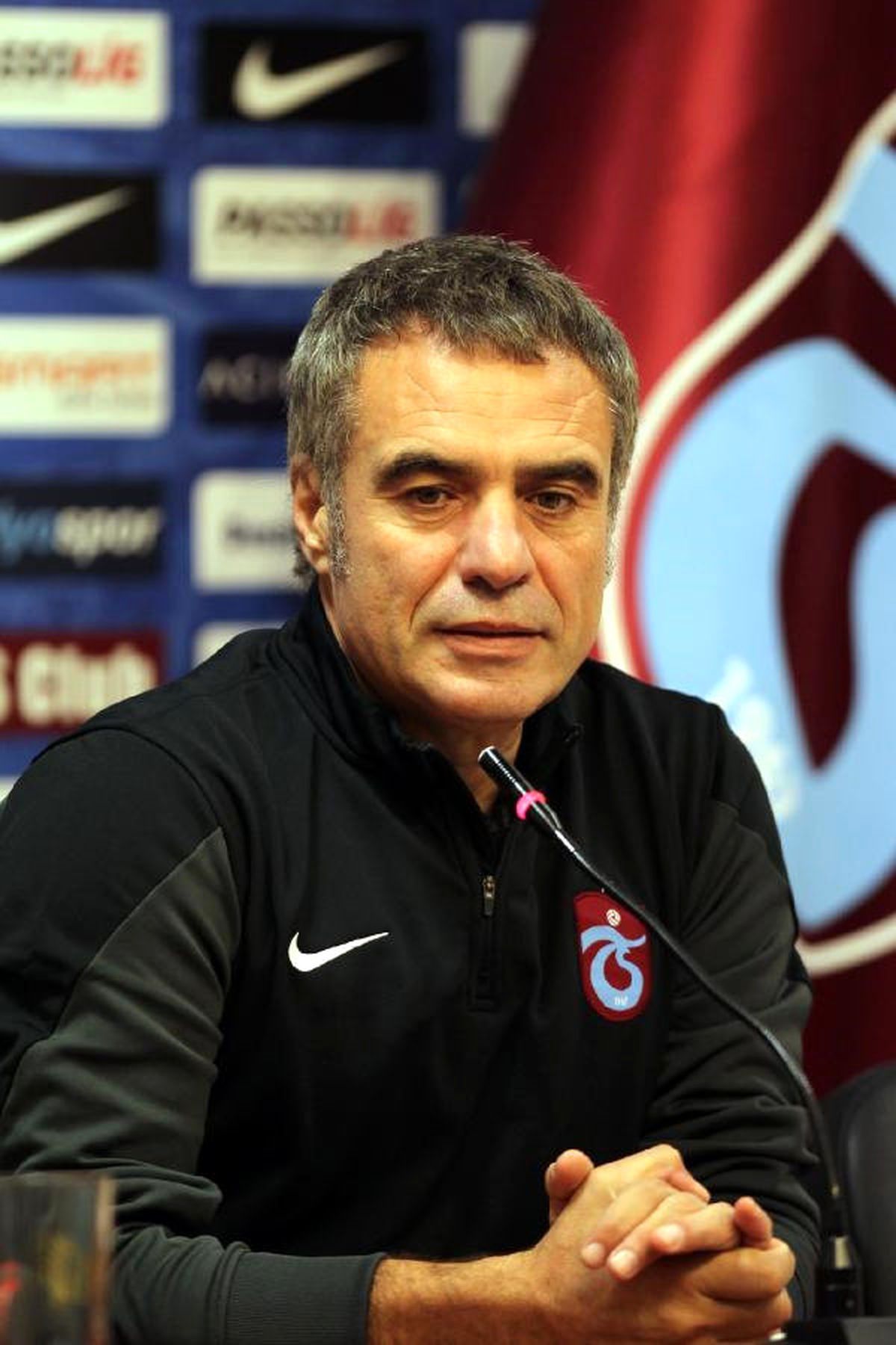 Trabzonspor Teknik Direktörü Yanal: Başarı Birliktelikle Gelir
