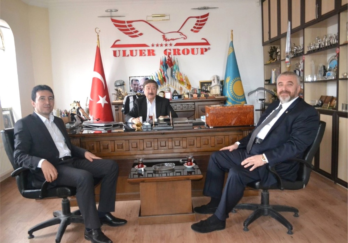 Türksoy Genel Sekreteri Dusen Kaseinov, Uluer\'i Ziyaret Etti