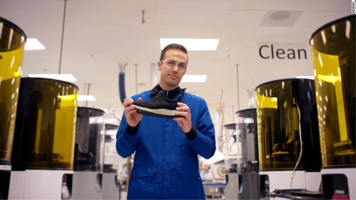 Adidas, 3D Yazıcıyla Üretilen Ayakkabıları Piyasaya Sürüyor