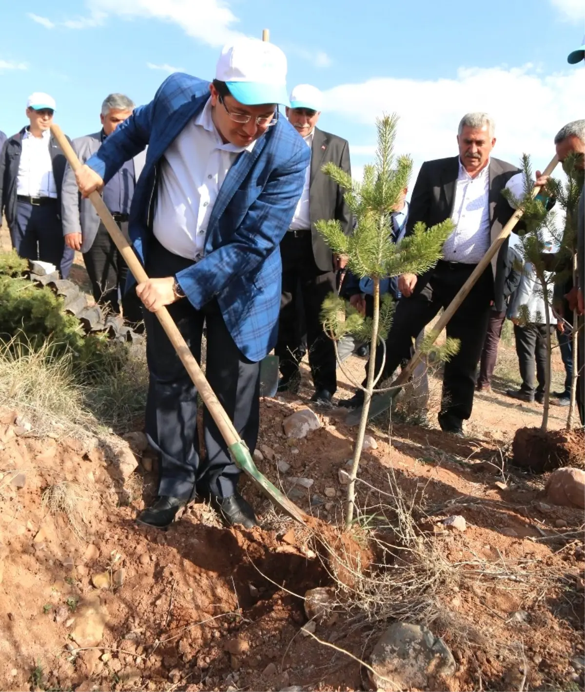 Aksaray Zabıtasından Şehitler Anısına Fidan