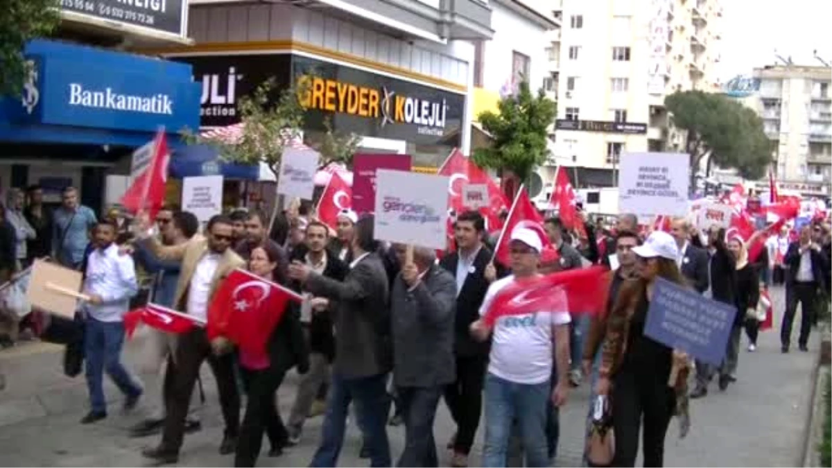 Aydın Tügva\'dan Mehterli "Evet" Yürüyüşü... Evet İçin Yürüyenlere Hayırcılar Sloganla Karşılık Verdi