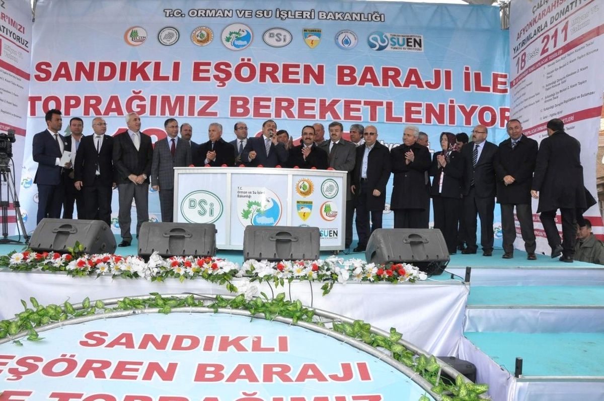 Bakan Eroğlu: "Rahmetli Özal\'ı Başkanlık Sistemi Getirecek Diye Zehirlediler"