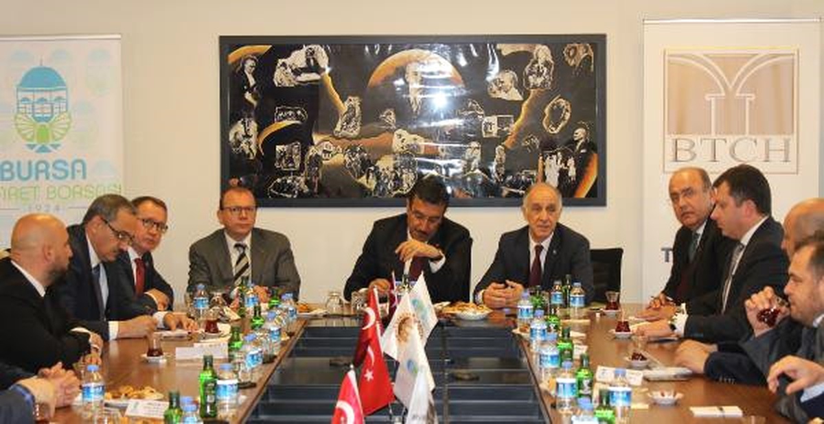 Bakan Tüfenkçi İçin Hal Esnafı Meyvelerle \'Evet\' Yazdı (2)