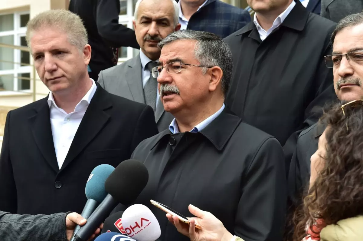 Bakan Yılmaz\'dan Okul Müdürlerine Referandum Talimatı