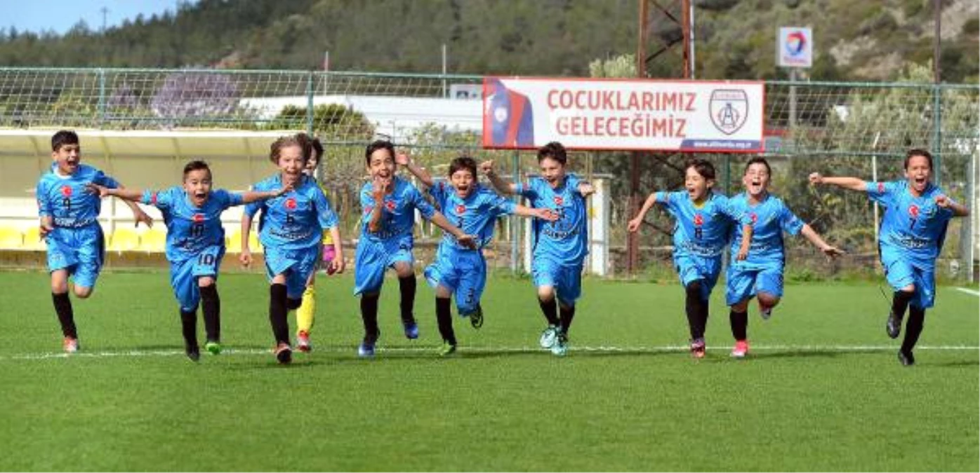 Başkan Özkan\'dan İşadamlarına Spora Yatırım Çağrısı