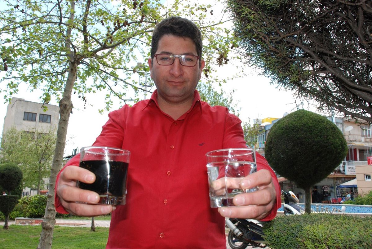 Bu Adam 30 Yıldır Su Içmiyor: Ölsem Içmem !