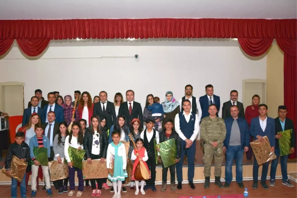 Çatak\'ta Sen Türkünü Söyle Yarışmasına Büyük İlgi