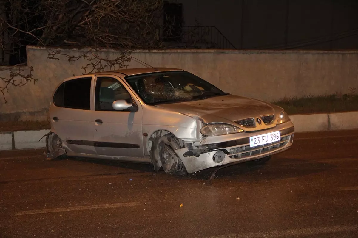 Elazığ\'da Trafik Kazası: 3 Yaralı