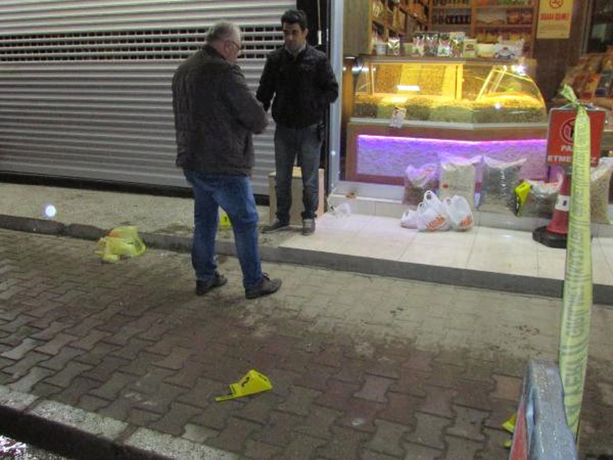 Emekli Başkomiser, Yeğenini Öldürdü, Kocasını Yaraladı