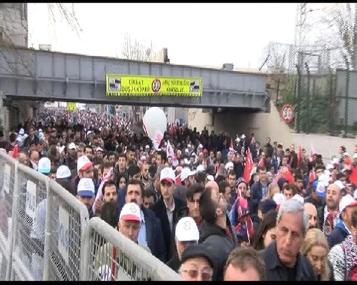 Evet" Mitingine Katılanlar Yenikapı\'dan Ayrıldı