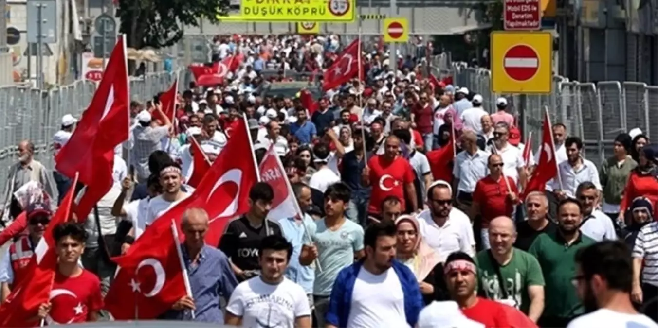 Evet" Mitingine Katılanlar Yenikapı\'dan Ayrıldı(Ek Bilgi ve Görüntülerle)