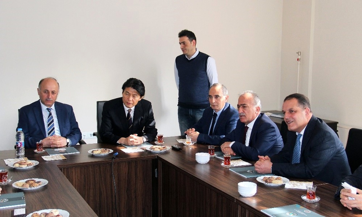 Japon Hitachi Firması Atatürk Üniversitesi\'nde