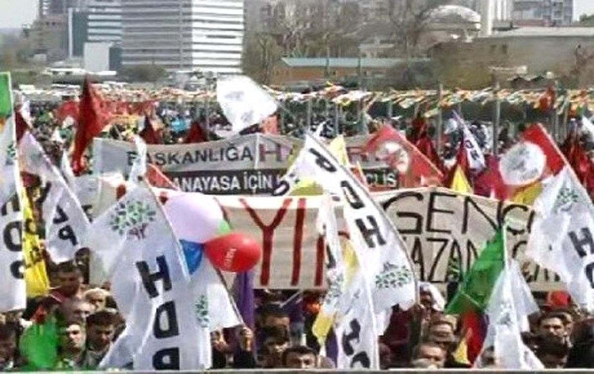 Kadıköy\'de Hdp\'den Referandum Mitingi (3)