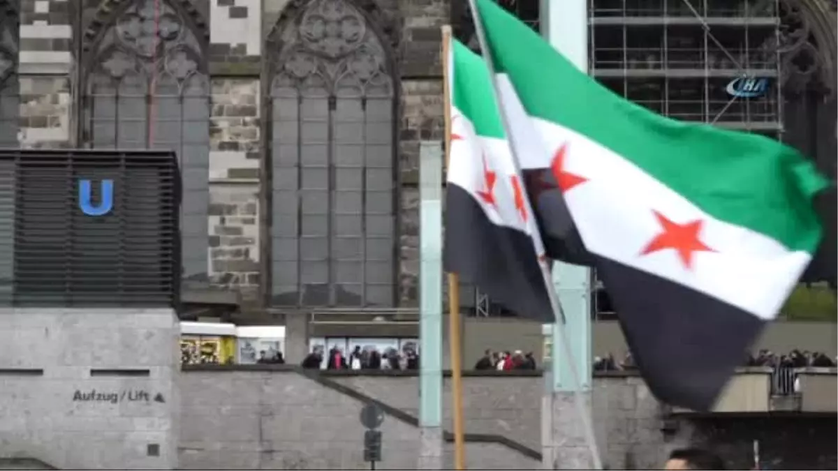 Köln\'de, Kimyasal Saldırı Protesto Edildi