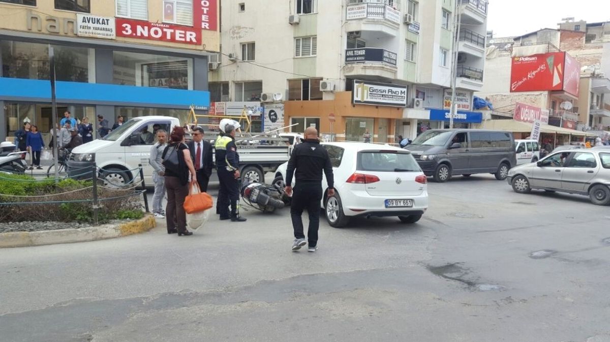 Kuşadası\'nda Trafik Kazası, 1 Yaralı