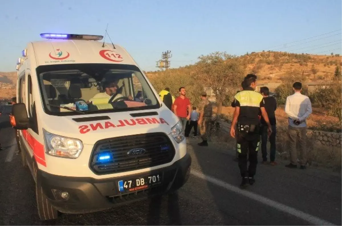 Mardin\'de Trafik Kazası: 2 Polis Öldü, 1 Yaralı