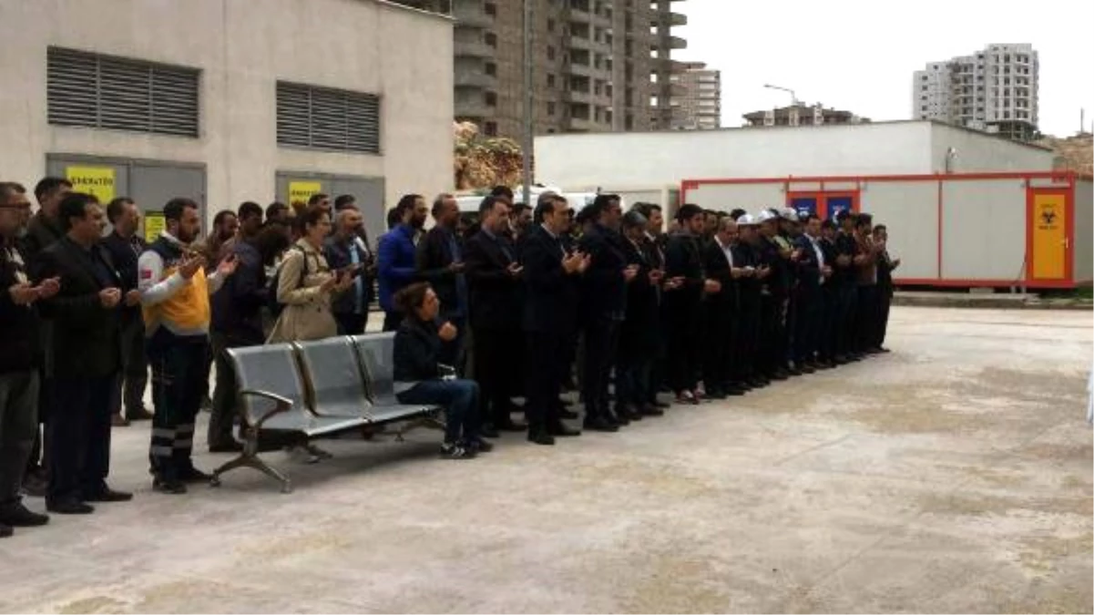 Mardin\'de Trafik Kazasında Hayatını Kaybeden Polisler İçin Tören