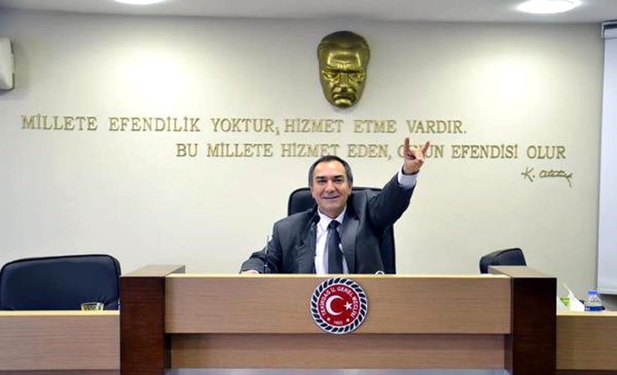 MHP\'li Koltuk, Partisi ve Belediye Meclis Üyeliğinden İstifa Etti
