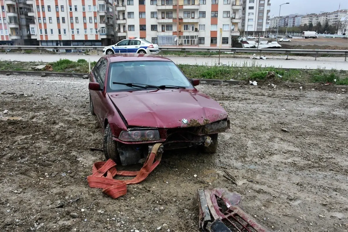 Tosya\'da Trafik Kazası: 3 Yaralı