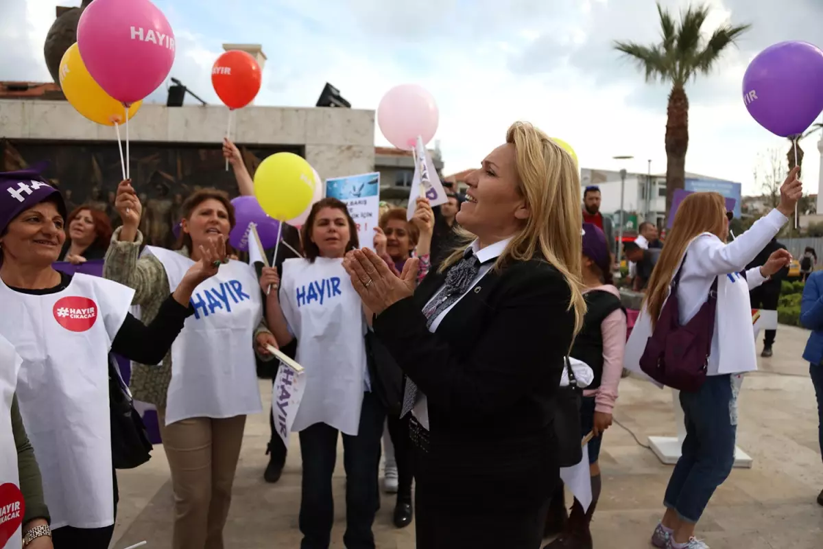 Urla "Demokrasi Şenliği"nde büyük coşku