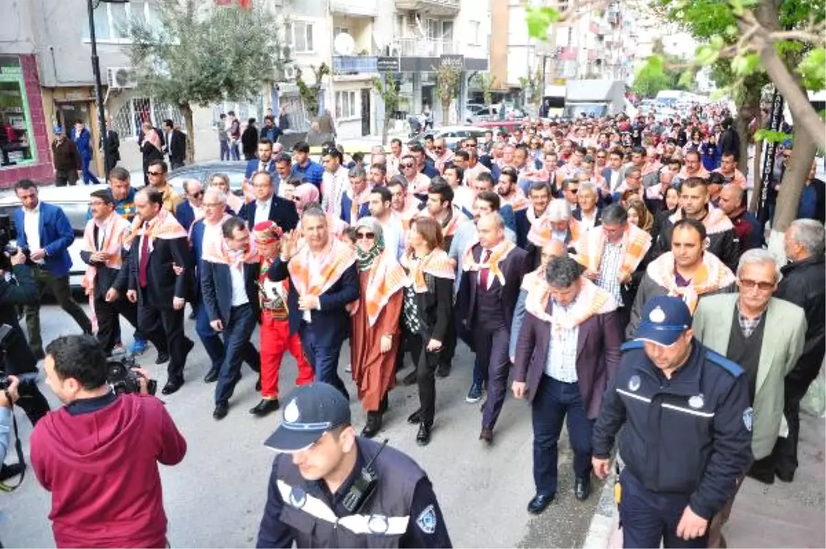 Yuntdağı Yağlı Güreş Festivali Kortej Yürüyüşü Ile Başladı