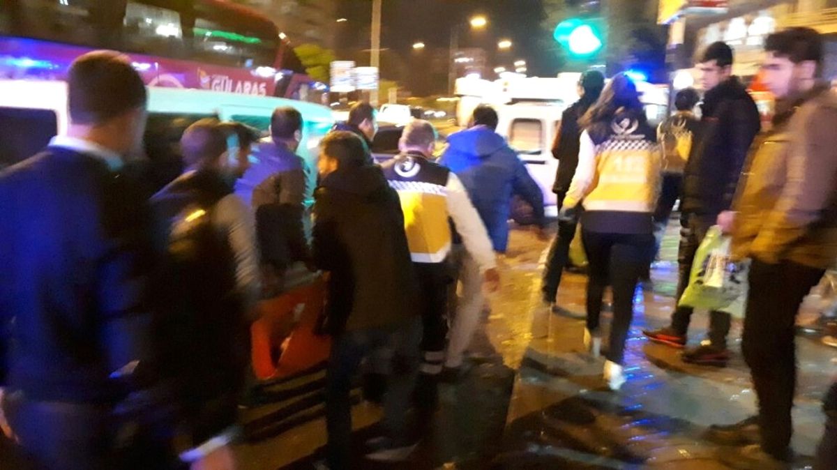 Adıyaman\'da İki Grup Arasında Kavga: 5 Gözaltı