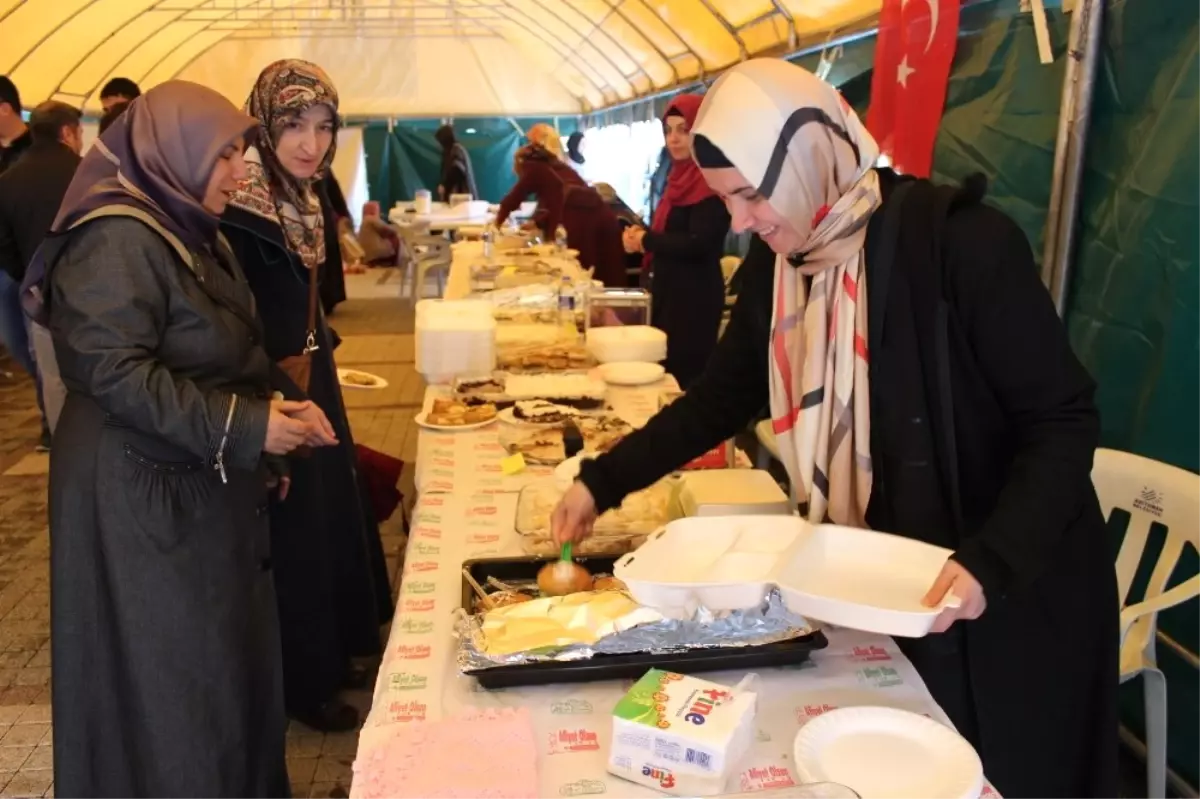 Adıyaman\'da Öğrenciler Yararına Kermes