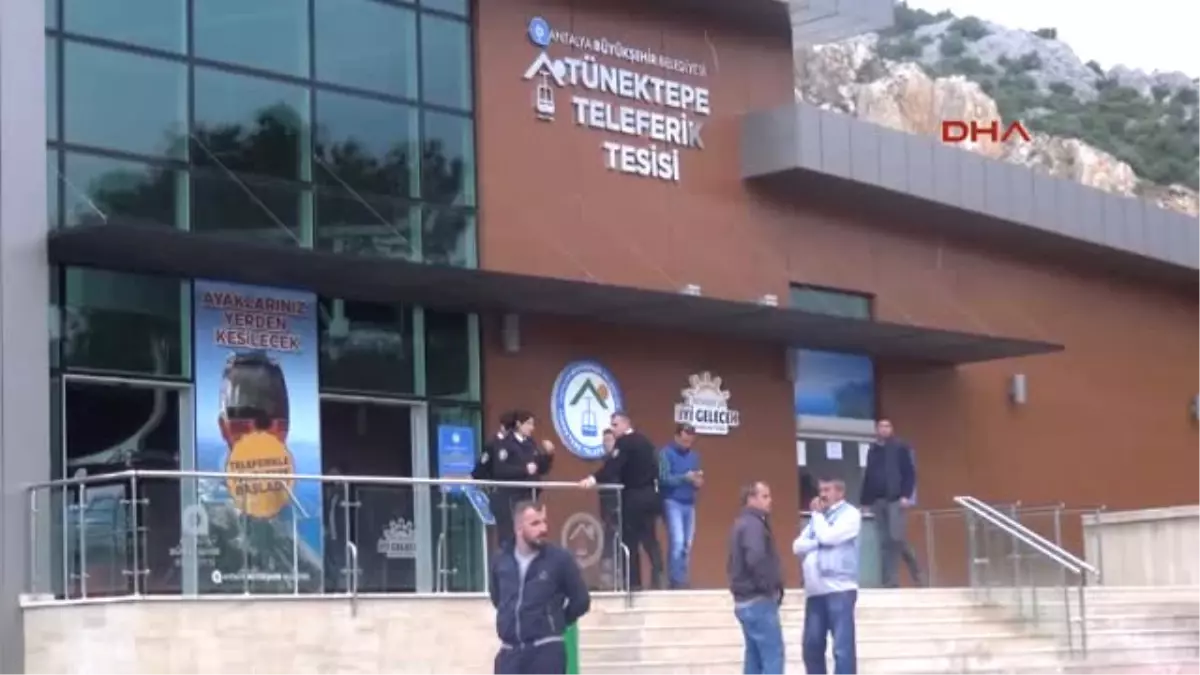 Antalya Elektrik Kesilince Yolcular Teleferikte Mahsur Kaldı