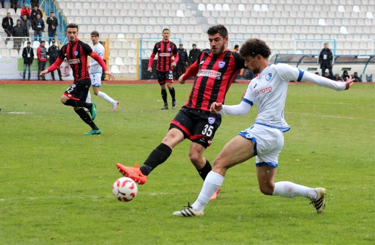 B.b. Erzurumspor: 0 - Hacettepespor: 0